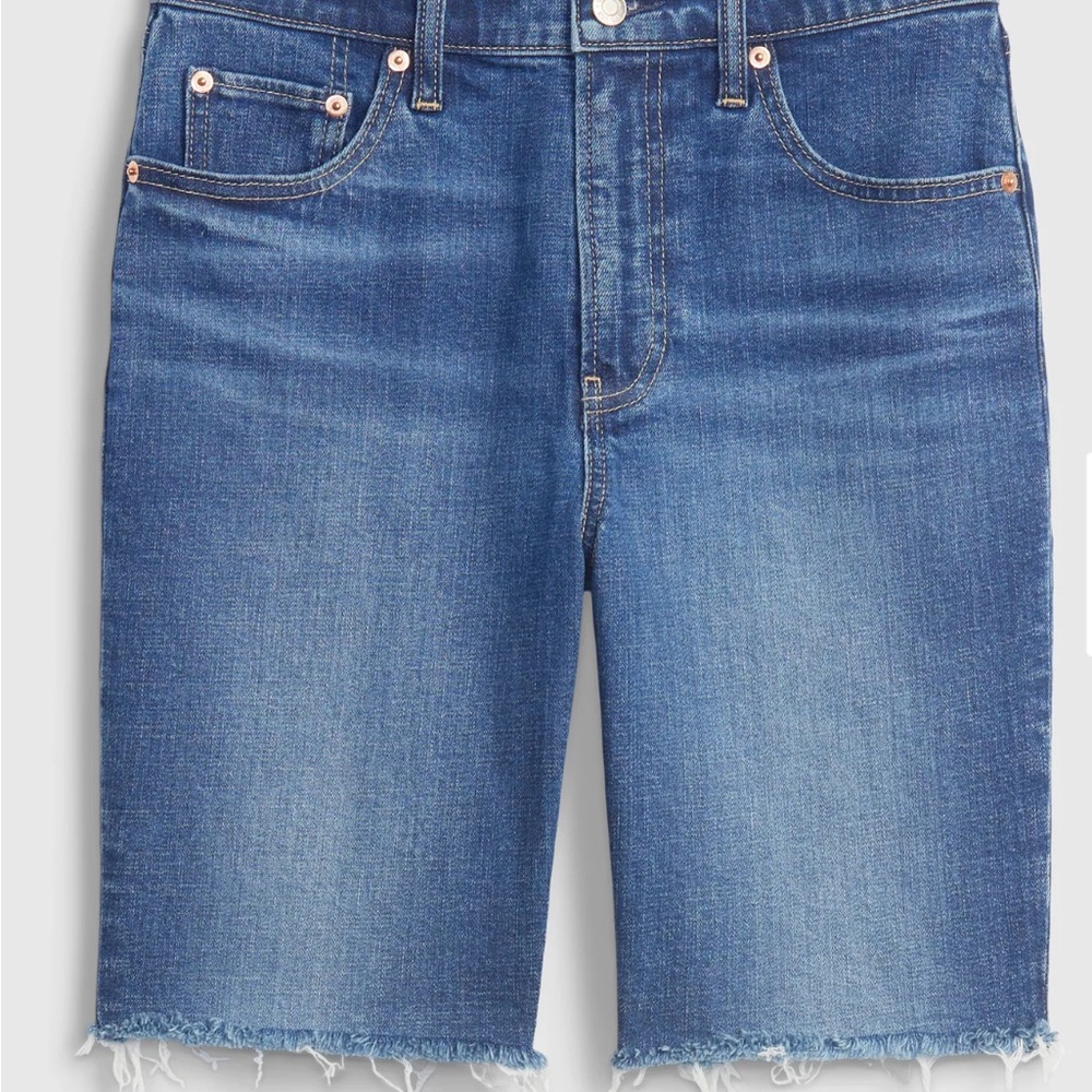 NWT Gap 9” Bermuda high rise jean shorts Size 30